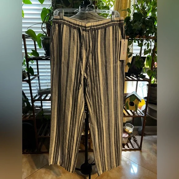 Liz Claiborne Navy and White Striped pants - Picture 2 of 4